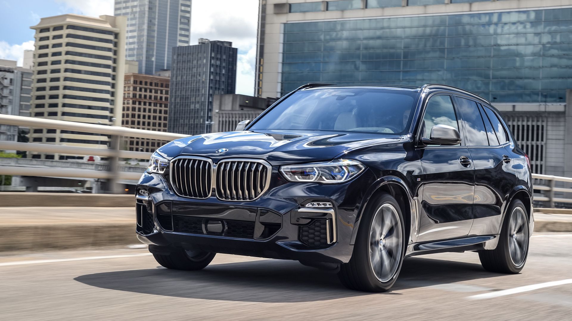 Nuova BMW X5 M50d 2019, prova su strada, prezzo, pregi e