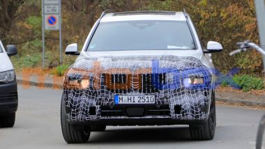 Nuova BMW X7 2022: proiettori anteriori tutti nuovi?
