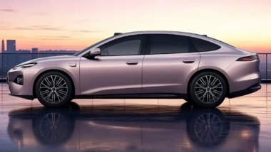 Nuova BYD Seal 07: la versione plug-in hybrid raggiunge i 245 km di autonomia EV