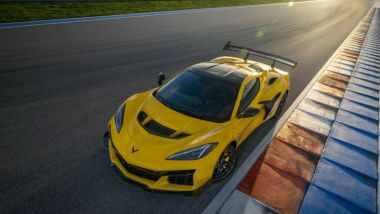 Nuova Chevrolet Corvette ZR1: ispirata al mondo delle corse