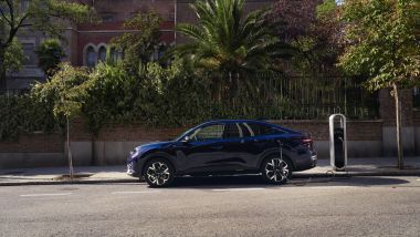 Nuova Citroen C4 X 2025 - Profilo 