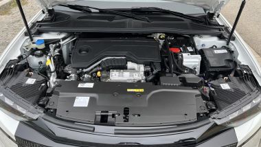 Nuova DS N° 4: il motore tre cilindri 1.2 turbo MHEV con 145 CV di potenza massima