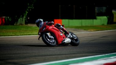 Nuova Ducati Panigale V4 S 2025 con Bagnaia