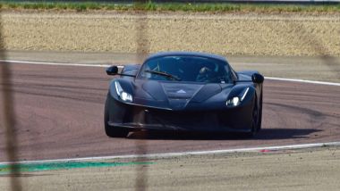 Nuova Ferrari ibrida: il frontale - schermata dal video di Varryx