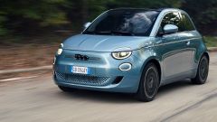Nuova Fiat 500 elettrica, prova video: come va? Prezzi, opinioni