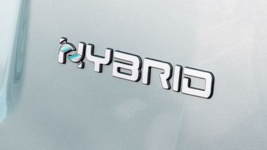 Nuova Fiat Panda Hybrid: il logo identificativo sul portellone posteriore