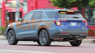 Nuova Ford Explorer: il SUV americano rinnova look, interni e infotainment