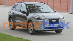 Nuova Ford Kuga restyling (2022): come cambia, quando esce. Foto