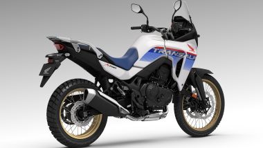 Nuova Honda XL750 Transalp: nella sfumatura Tricolour che omaggia il modello originale