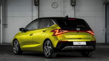 Nuova Hyundai i20: per il 2023 cambia il look con nuovi fari a LED e inediti colori