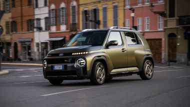 Nuova Hyundai Inster Cross: agile su strada e con consumi di circa 15-16 kWh/100 km