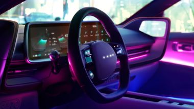 Nuova Hyundai Ioniq 6: volante interattivo e doppio display da 12,3''
