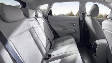Nuova Hyundai Kona 2023: aumentato lo spazio per i posti dietro