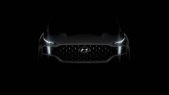 Nuova Hyundai Santa Fe 2020: anche hybrid. Foto e ultime news