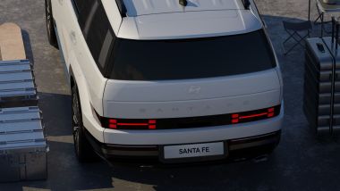 Nuova Hyundai Santa Fe: i fari posteriori sono molto in basso