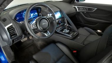 Nuova Jaguar F-Type: abitacolo rivisto e strumenti digitali