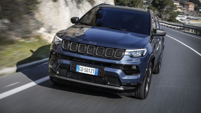 Nuova Jeep Compass 2021 Restyling: Prezzi, Allestimenti, Motori, Video ...