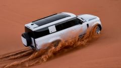 Scheda tecnica, foto e video di nuova Land Rover Defender 130