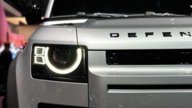 Nuova Land Rover Defender: dettaglio frontale