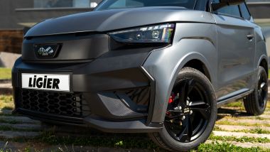 Nuova Ligier JS50 Revo D+: dettaglio del nuovo look con fari fulle LED affilati