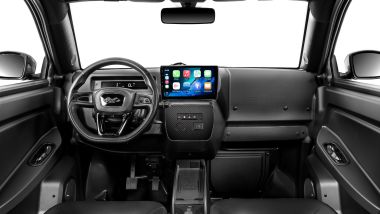 Nuova Ligier Myli: l'abitacolo ''automobilistico'' con finiture curate e display infotainment