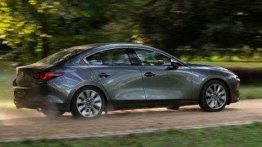 Nuova Mazda 3: la compatta giapponese si rinnova anche nella versione berlina