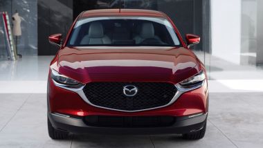 Nuova Mazda CX-30 MY24: visuale frontale