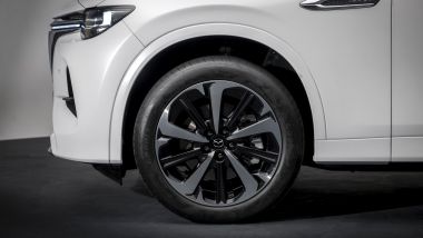 Nuova Mazda CX-60 PHEV 2022: i cerchi in lega della versione Takumi