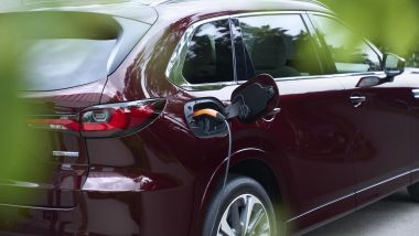 New Mazda CX-80: in electric mode you can travel up to 50 km