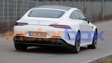 Nuova Mercedes-AMG GT 4: visuale posteriore