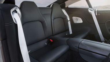 Nuova Mercedes-AMG GT: i sedili posteriori optional a 1.952 euro