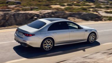 Nuova Mercedes-Benz Classe S: sospensioni pneumatiche e asse posteriore sterzante