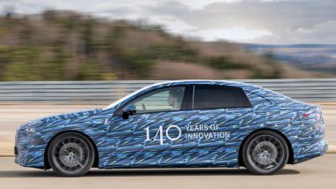 Nuova Mercedes Classe C elettrica: batterie da 64 o 94 kWh per superare 700 km di autonomia