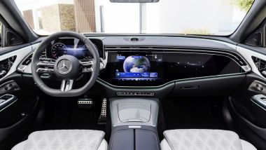 Nuova Mercedes Classe E Station Wagon, la plancia con MBUX Superscreen