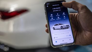 Nuova Mercedes Classe S: con l'app può parcheggiare senza nessuno a bordo