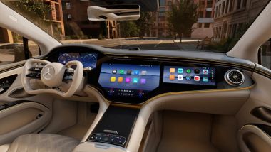 Nuova Mercedes EQS: l'abitacolo dell'ammiraglia elettrica con l'inedito volante a cloche
