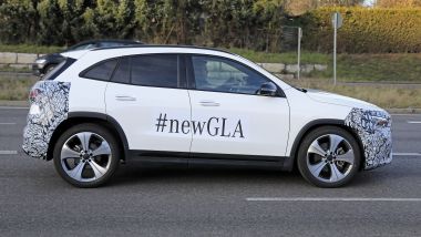 Nuova Mercedes GLA 2021: novità di stile e in abitacolo