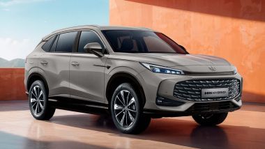 Nuova MG HS Hybrid+: ora il SUV cinese è anche full hybrid