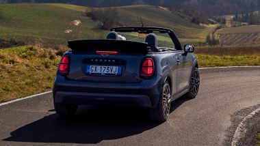 Nuova Mini Cooper Cabrio, icona sexy sempreverde