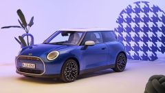 Nuova Mini Cooper, la piccola inglese è solo EV, il debutto a Monaco 2023