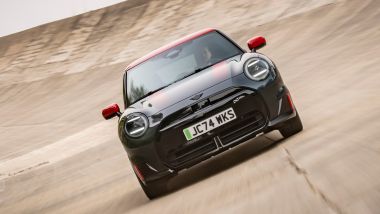 Nuova Mini JCW Electric, anteprima a Parigi 2024