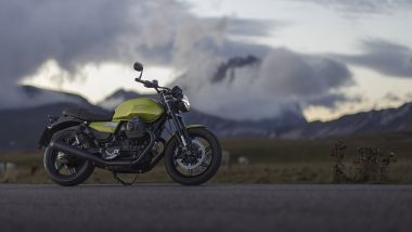 Nuova Moto Guzzi V7 Sport: il 2 cilindri a V eroga 67,3 CV e 79 Nm