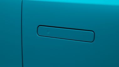 Nuova Nissan Leaf 2025: maniglie a scomparsa