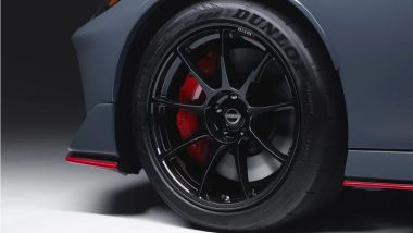 Nuova Nissan Z Nismo: i cerchi in lega leggera Rays da 19'' esclusivi per l'auto