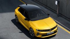 Foto di nuova Opel Astra-e: la berlina elettrica arriva nel 2023