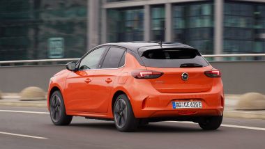 Nuova Opel Corsa-e: agile nel traffico e comoda per 4 persone