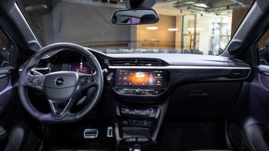 Nuova Opel Corsa: la plancia con strumenti e display infotainment digitali