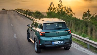 Nuova Opel Frontera: piacevole da guidare grazie alla fluidità di erogazione dei motori