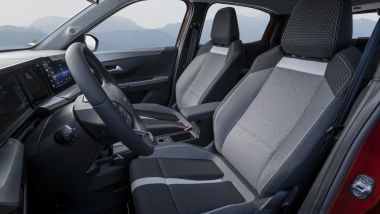 Nuova Opel Frontera: sedili accoglienti e spazio a bordo