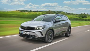 Nuova Opel Grandland: prestazioni equilibrate anche per la meno potente 1.2 benzina